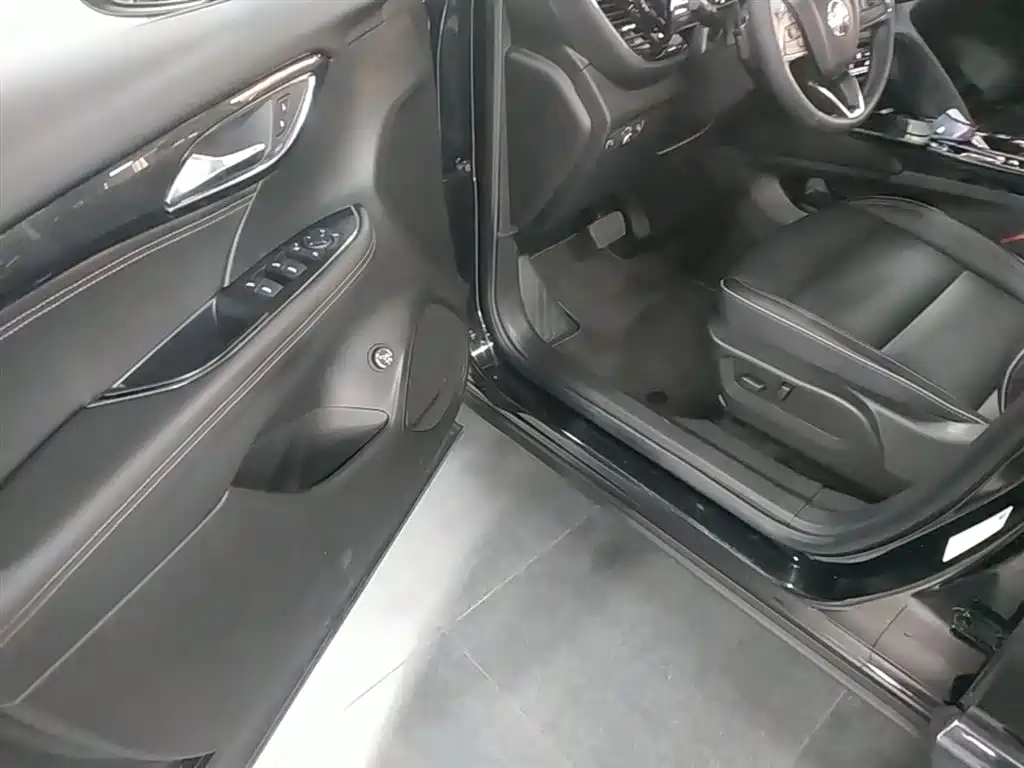 Buick Envision Plus 2023 — фото 16