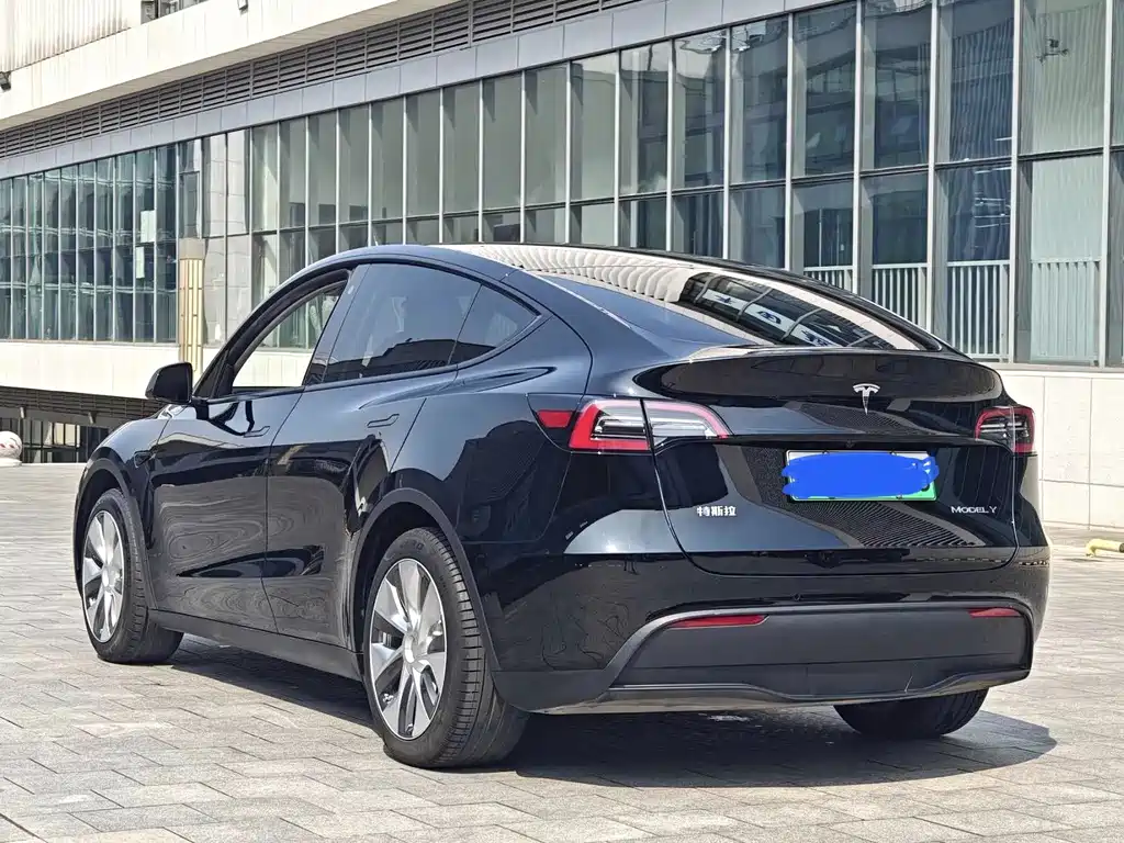 Tesla Model Y 2022 — фото 4