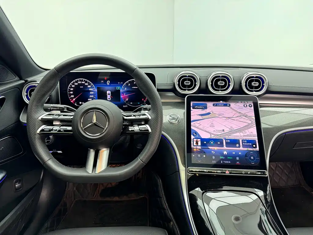 Mercedes-Benz C-Class 2024 — фото 16