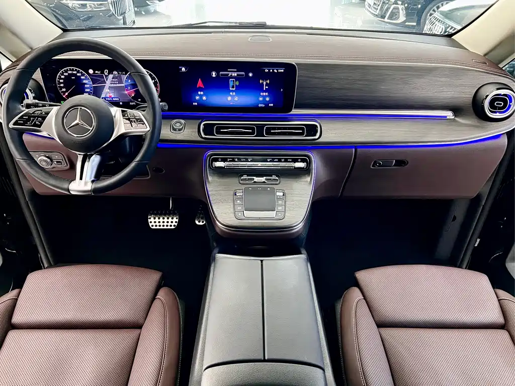 Mercedes-Benz V-Class 2025 — фото 9