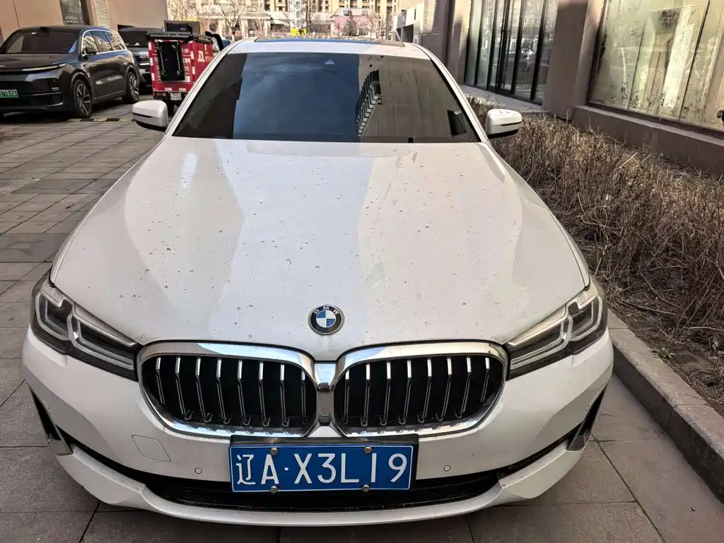 BMW 5 Series 2021 — фото 1