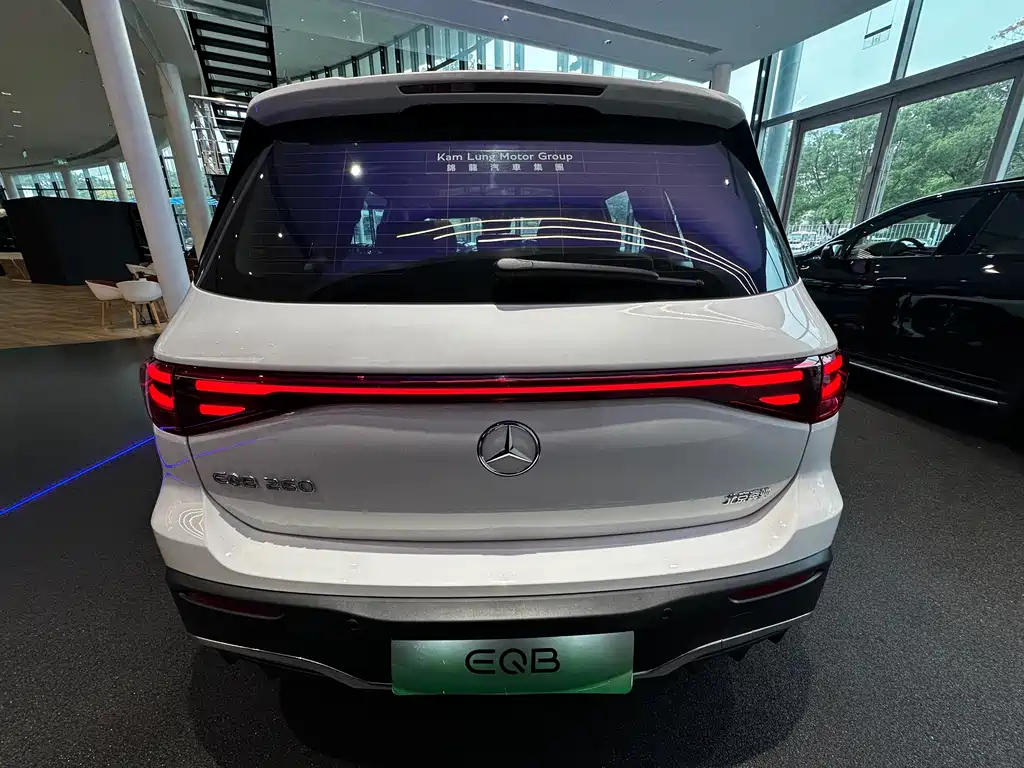 Mercedes-Benz EQB — фото 11