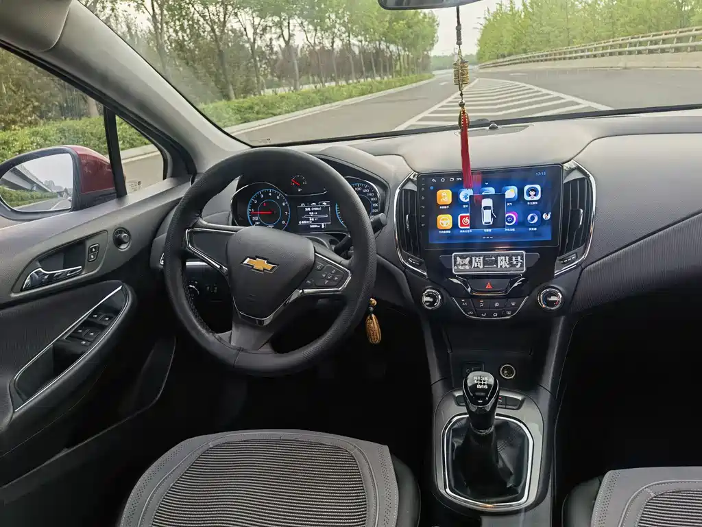 Chevrolet Cruze 2017 — фото 11