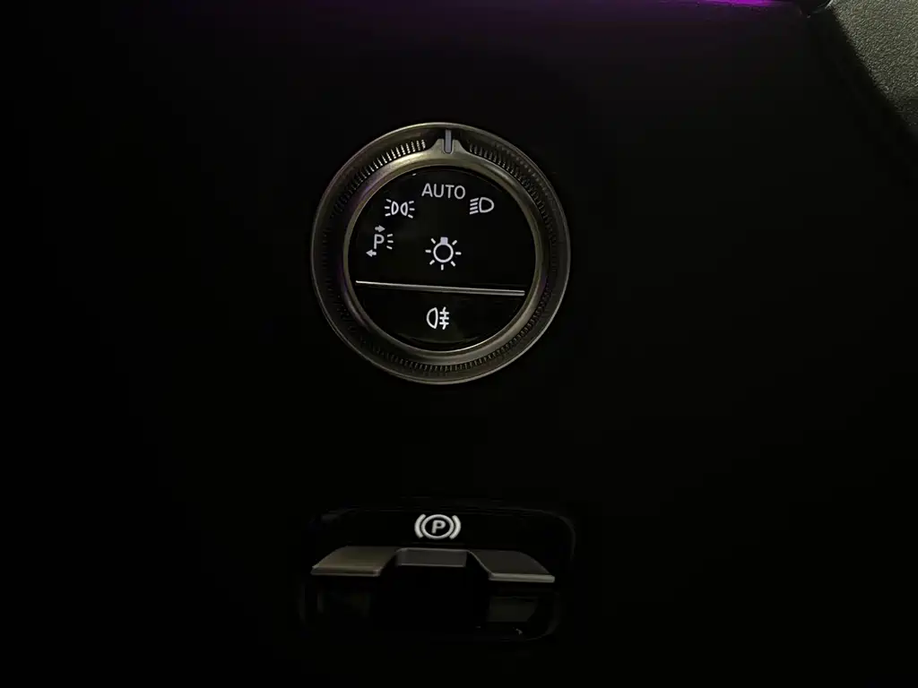 Mercedes-Benz C-Class 2023 — фото 16