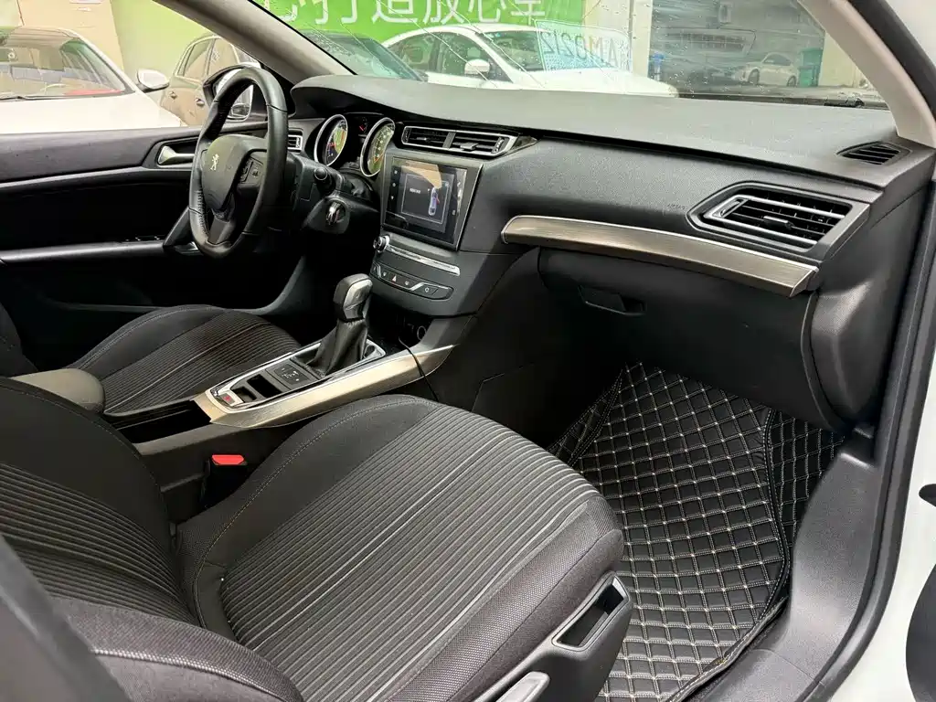 Peugeot 408 2016