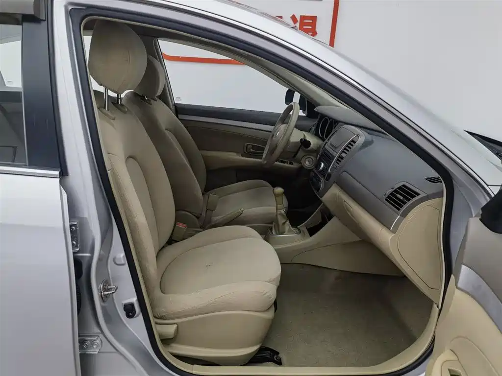Nissan Sylphy 2015 — фото 23
