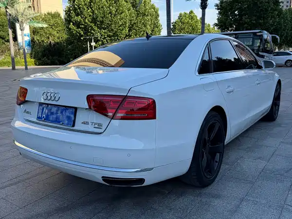 Audi A8 2013