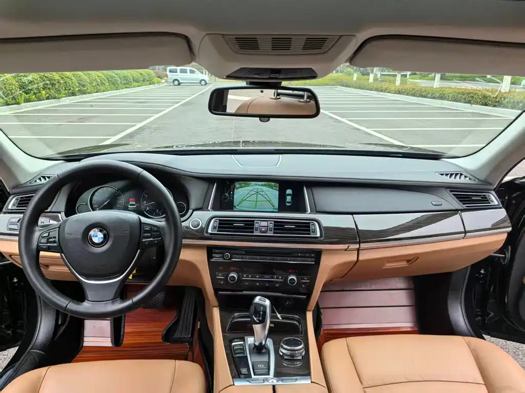 BMW 7 Series 2015 — фото 10