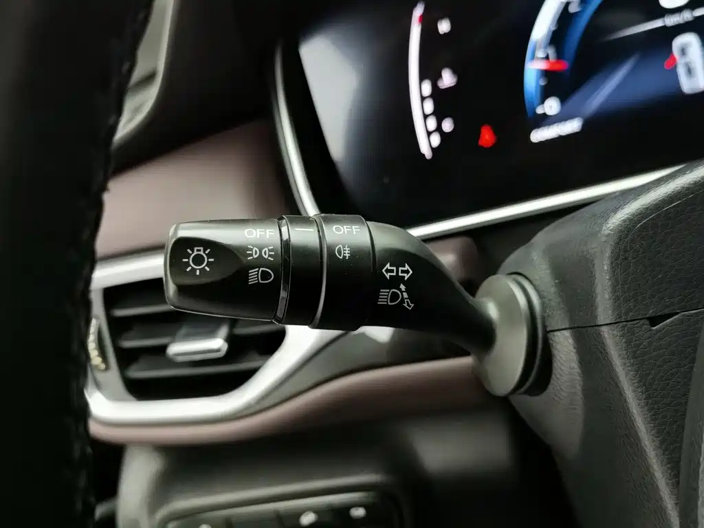 GAC Trumpchi M6 2021 — фото 21