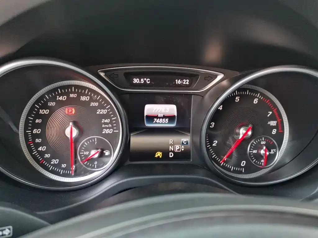Mercedes-Benz GLA 2018 — фото 12