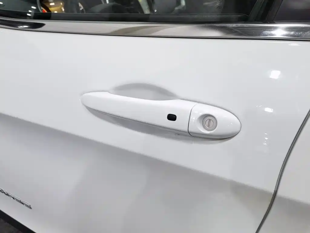 Jeep Cherokee 2018 — фото 18