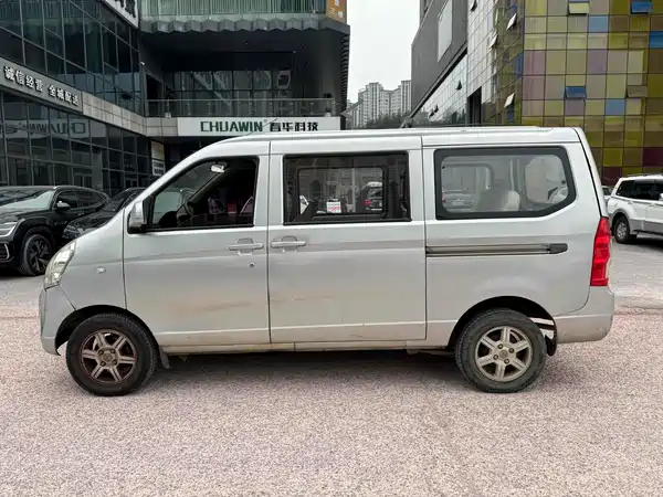 Wuling Rongguang 2014