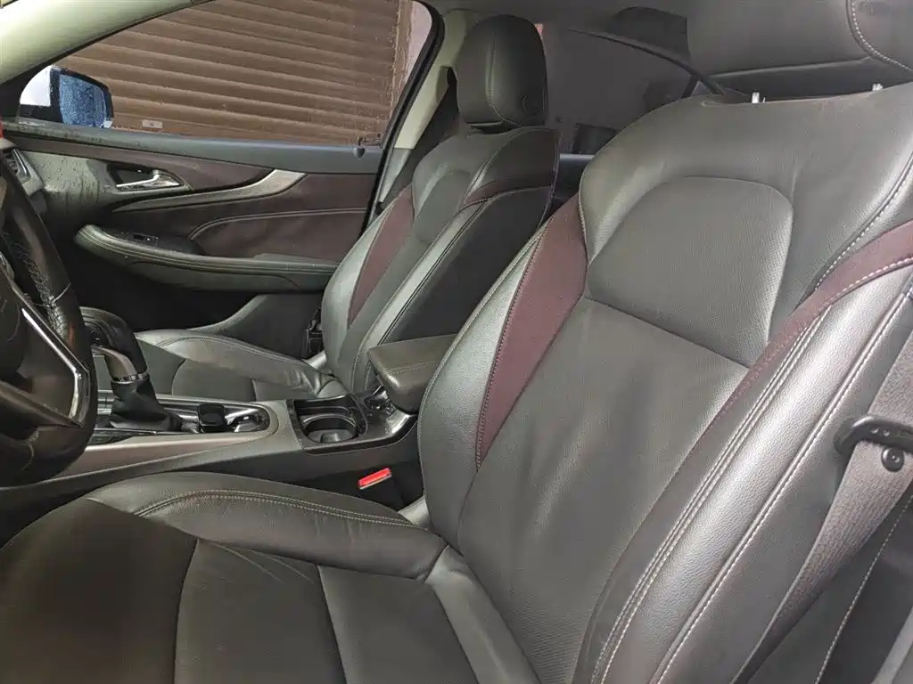 Chevrolet Malibu 2016 — фото 11