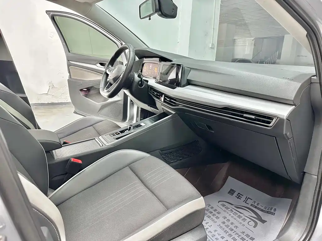 Volkswagen Golf 2022 — фото 12