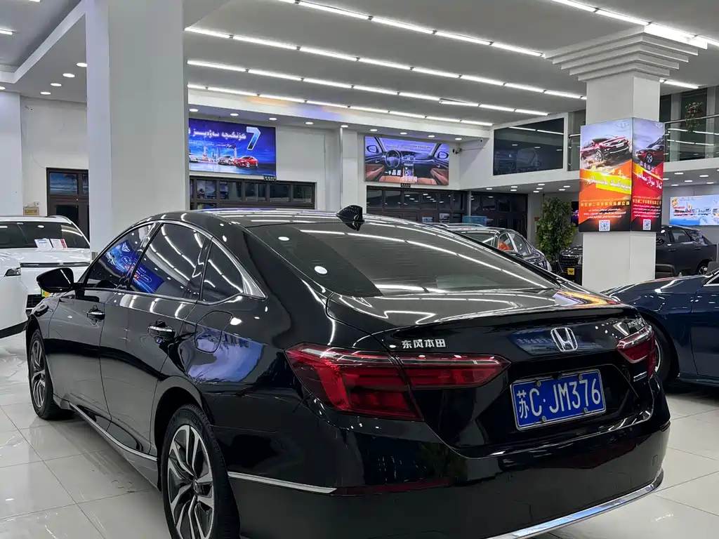 Honda Inspire 2020 — фото 11