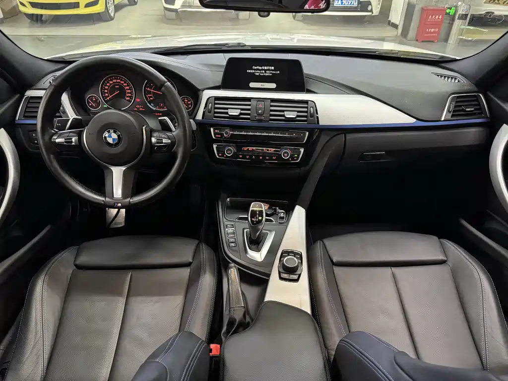 BMW 3 Series 2018 — фото 8