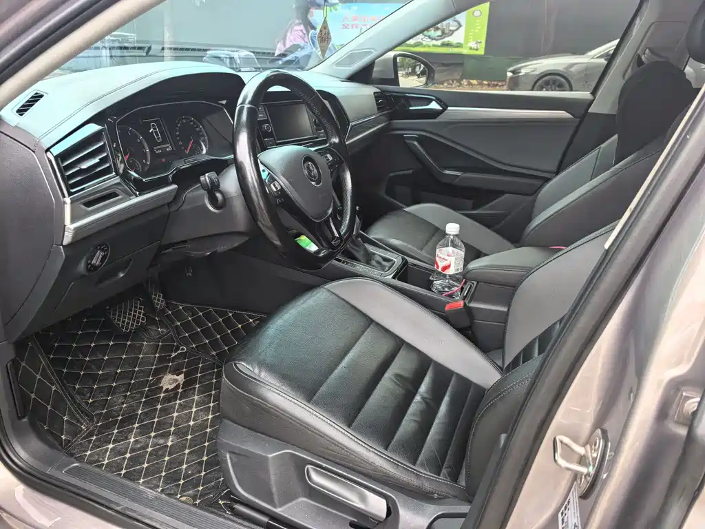 Volkswagen Sagitar 2019
