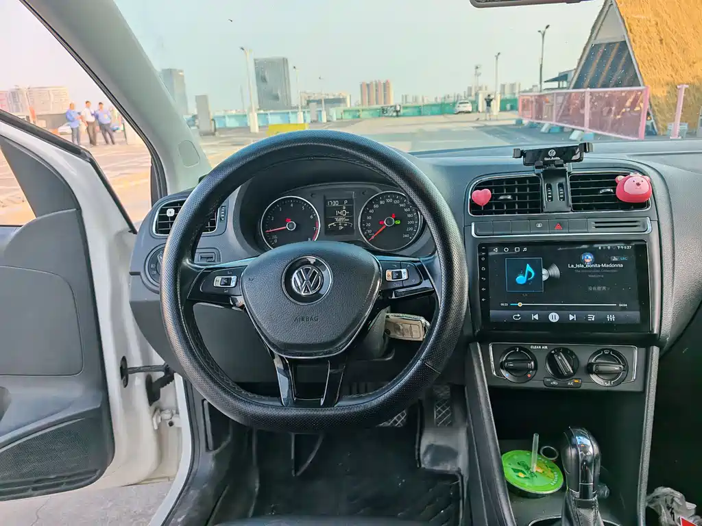 Volkswagen Polo 2018 — фото 10