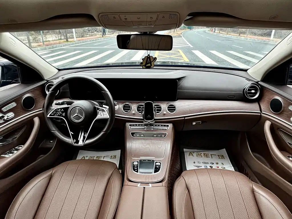 Mercedes-Benz E-Class 2021 — фото 10
