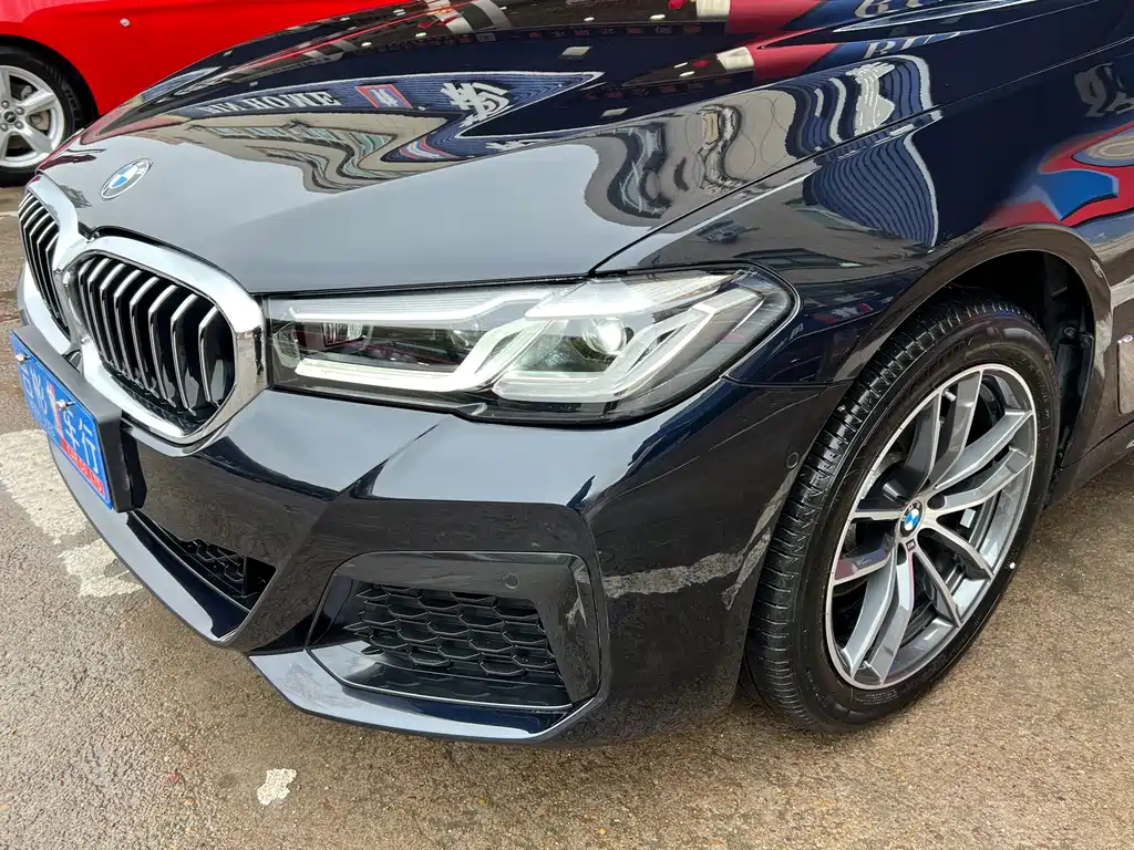 BMW 5 Series 2022 — фото 19