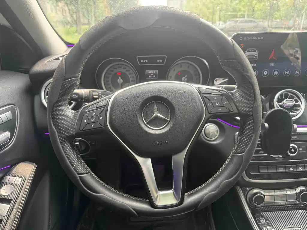 Mercedes-Benz GLA 2016 — фото 11