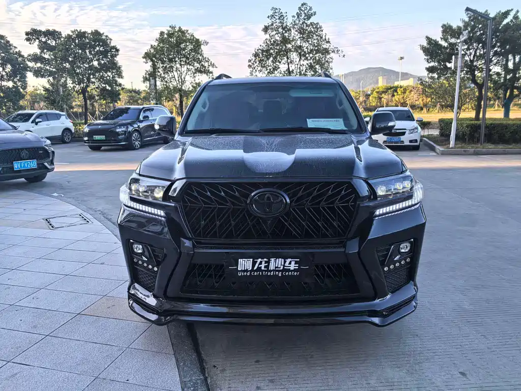 Toyota Land Cruiser 2020 — фото 2
