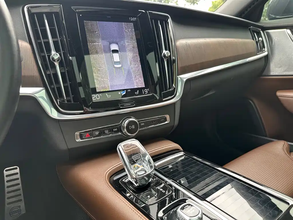 Volvo S90 PHEV 2021 — фото 9