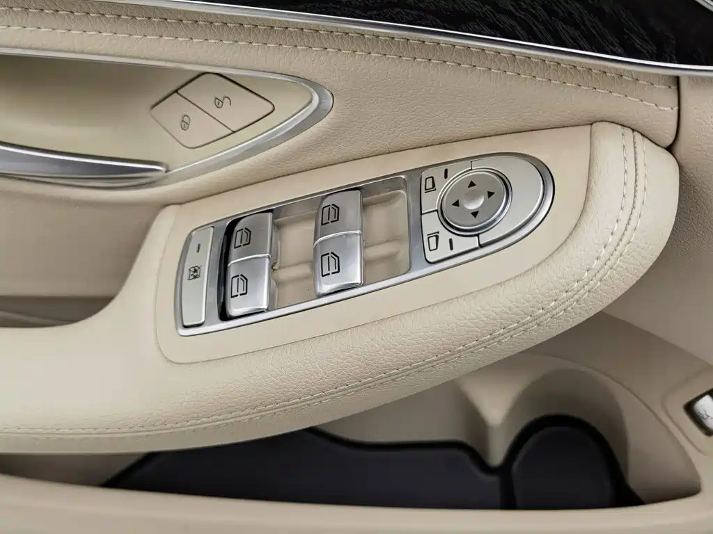 Mercedes-Benz C-Class 2015 — фото 9