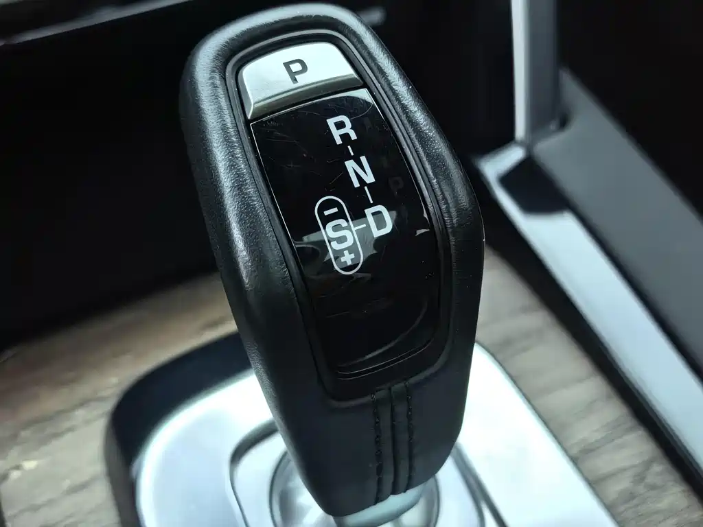 Land Rover Discovery Sport 2021 — фото 17