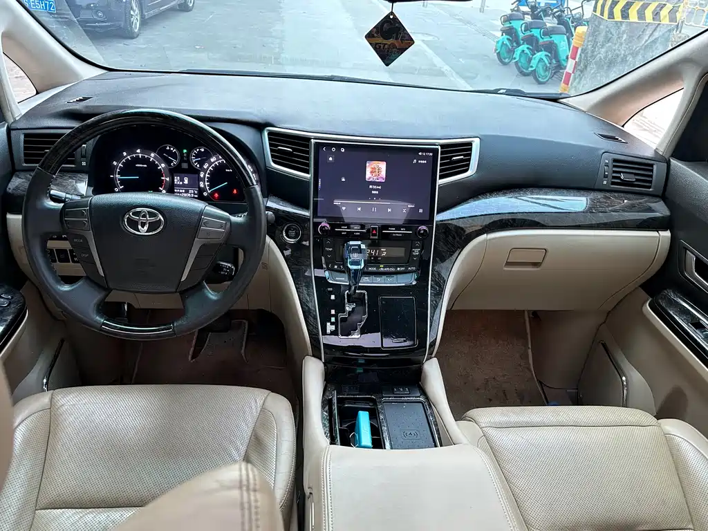 Toyota Alphard 2011 — фото 11