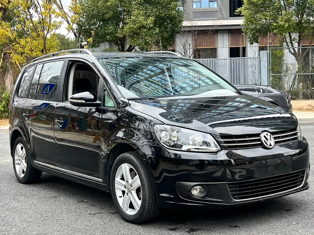 Volkswagen Touran 2015 — фото 3