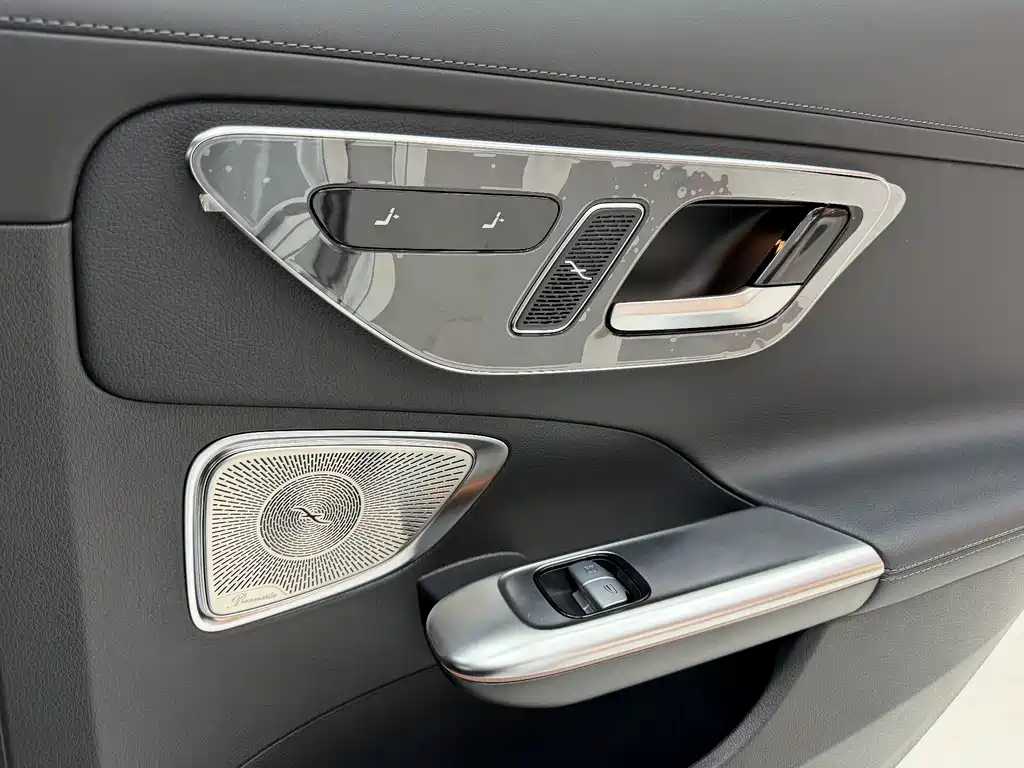 Mercedes-Benz C-Class 2023 — фото 20