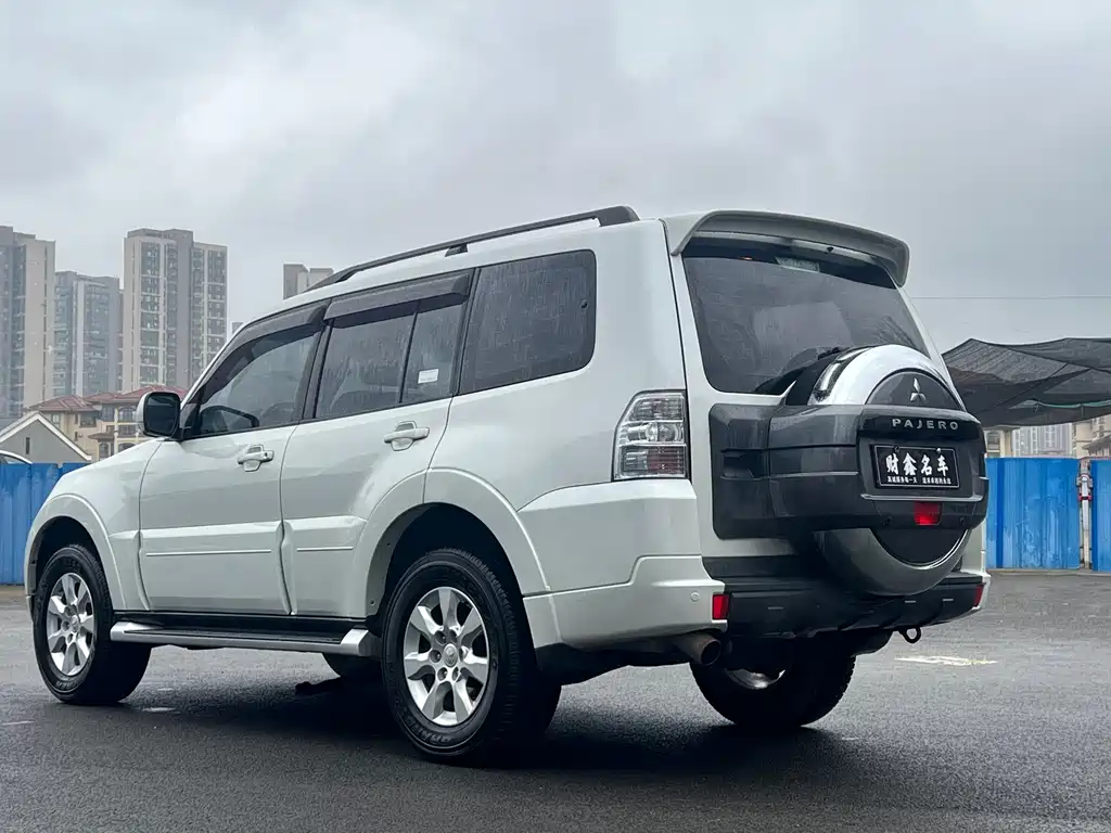 Mitsubishi Pajero 2018 — фото 5