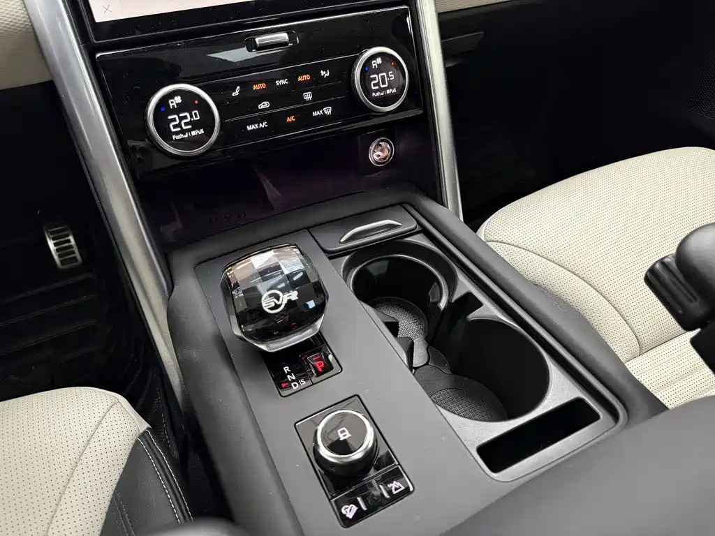 Land Rover Discovery 2022 — фото 12