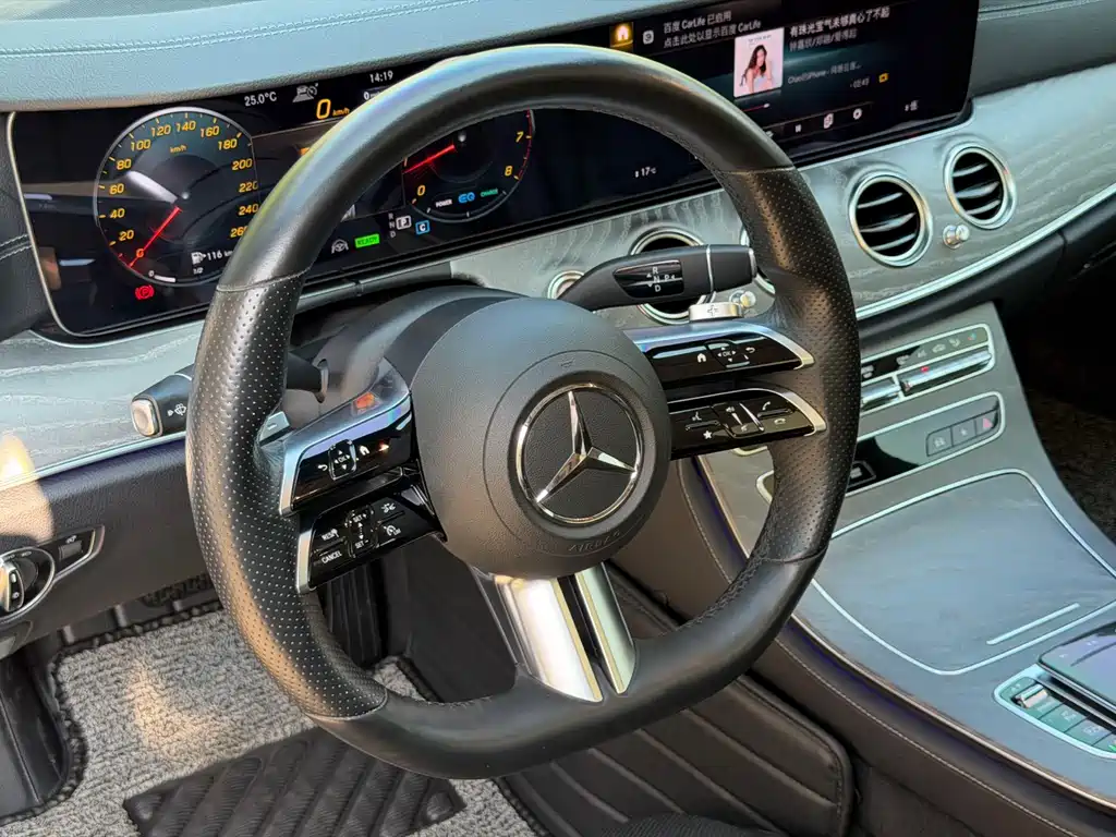 Mercedes-Benz E-Class 2022 — фото 17