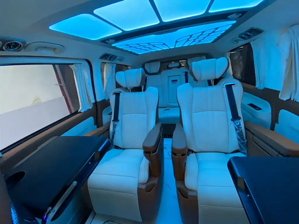 Mercedes-Benz Vito 2023 — фото 26