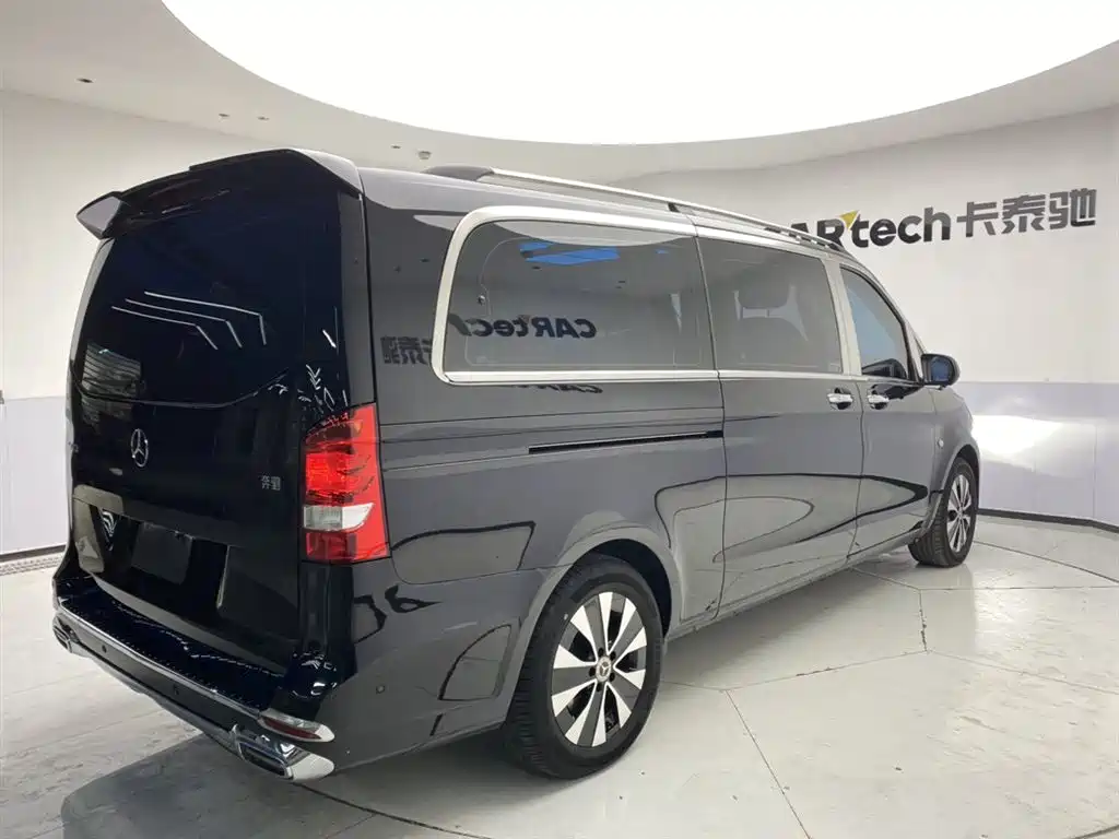 Mercedes-Benz Vito 2023 — фото 5