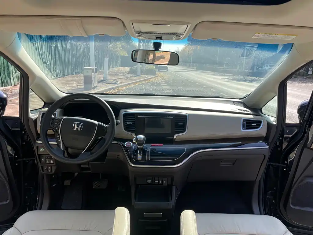 Honda Odyssey 2017 — фото 13
