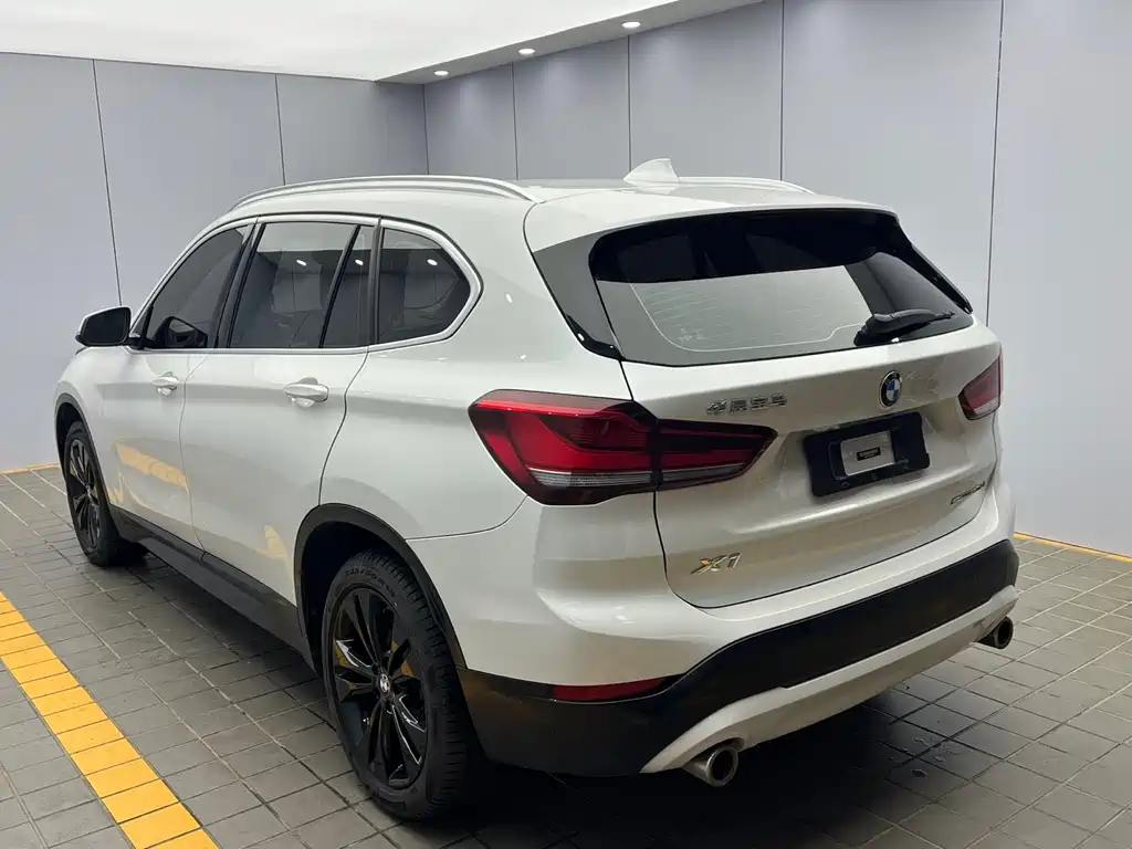 BMW X1 2022 — фото 5