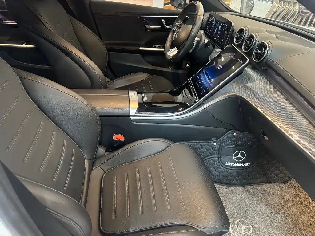 Mercedes-Benz C-Class 2023 — фото 10