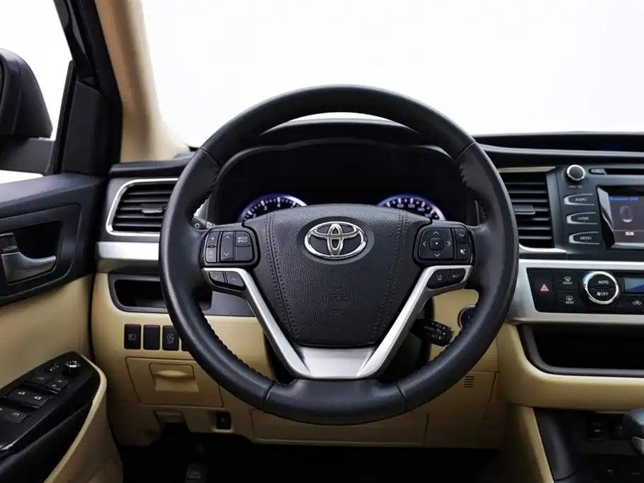 Toyota Highlander 2018 — фото 11