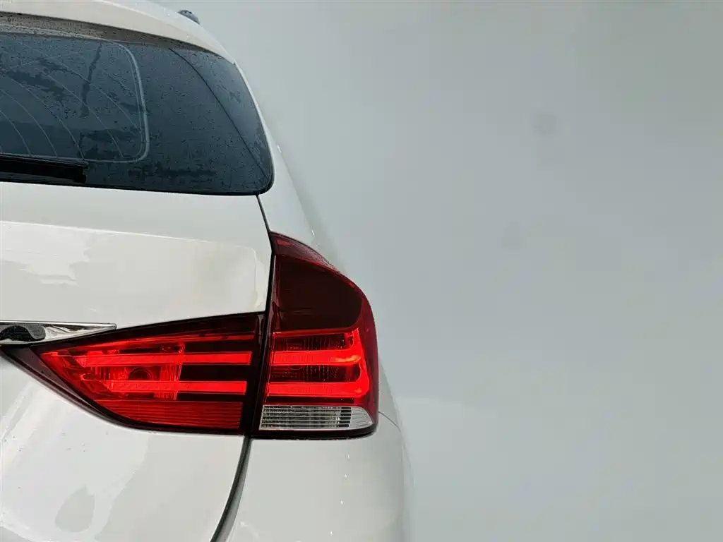 BMW X1 2016 — фото 11