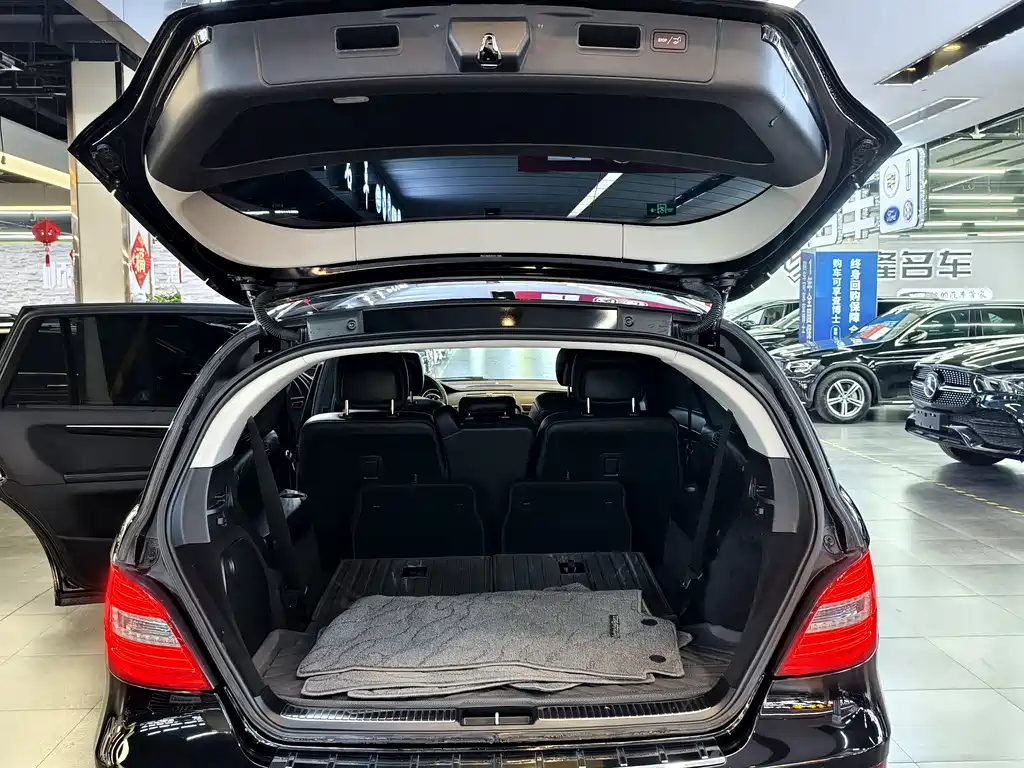 Mercedes-Benz R-Class 2017 — фото 15