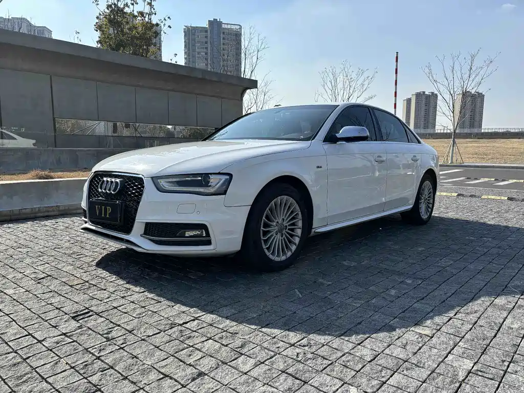 Audi A4L 2014 — фото 1