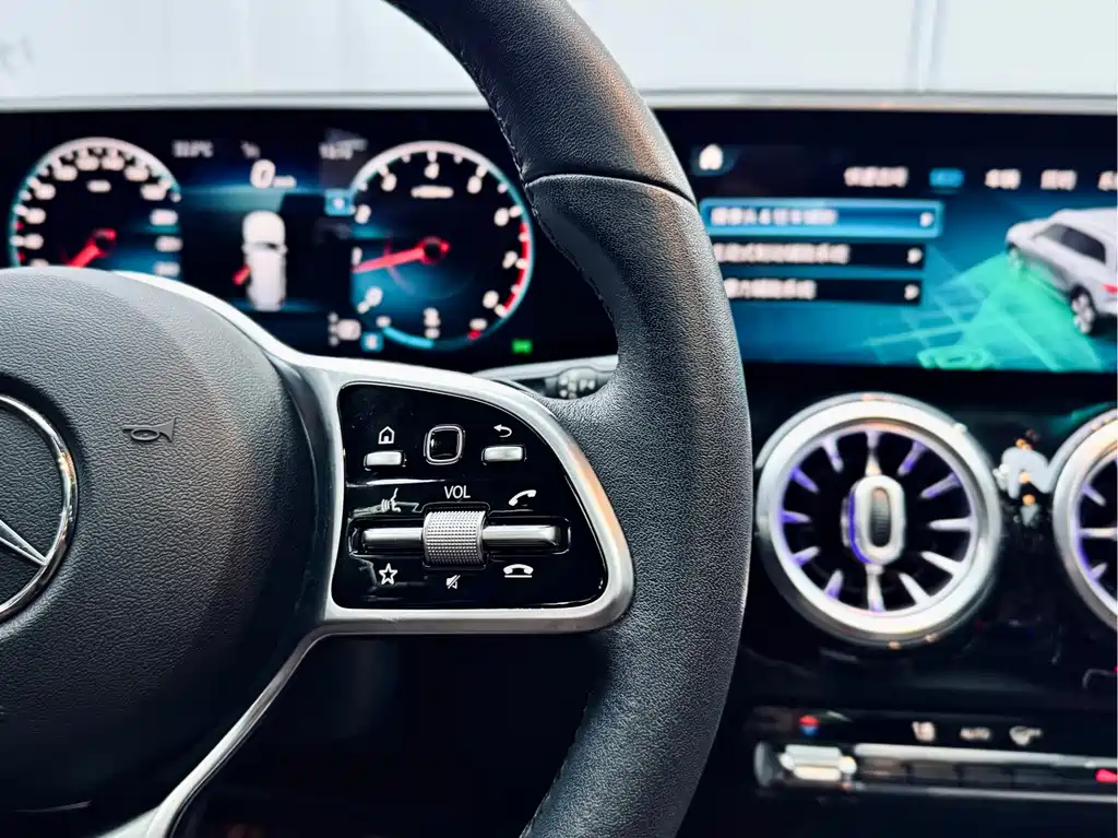 Mercedes-Benz GLB 2020 — фото 22