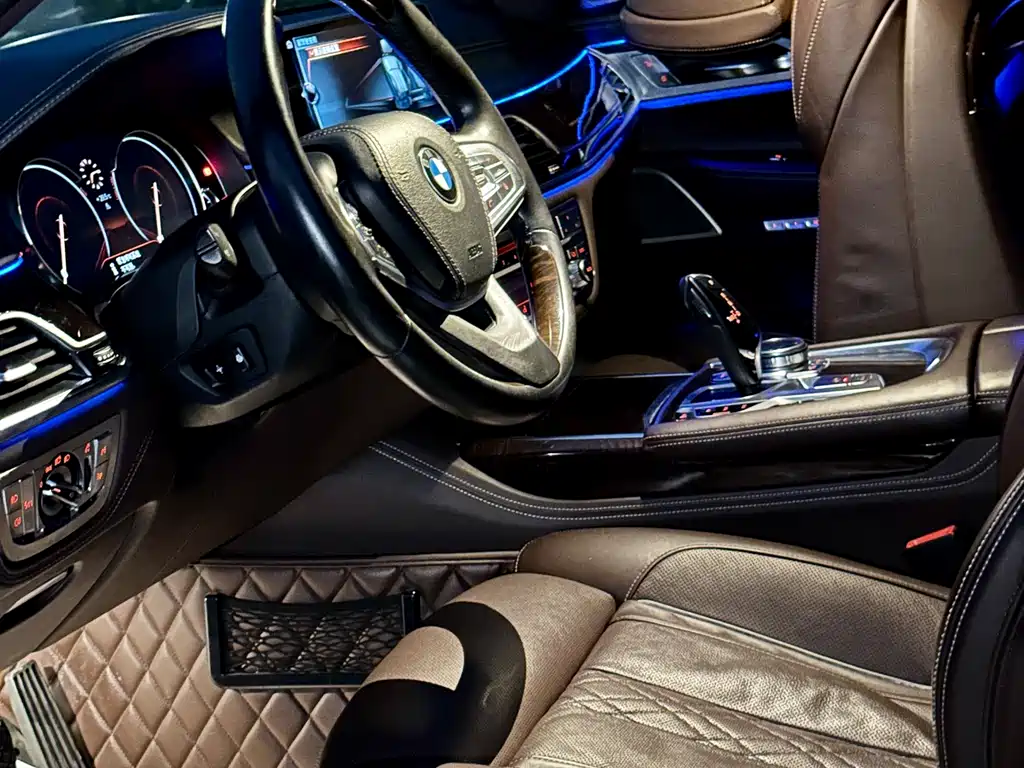 BMW 7 Series 2016 — фото 8