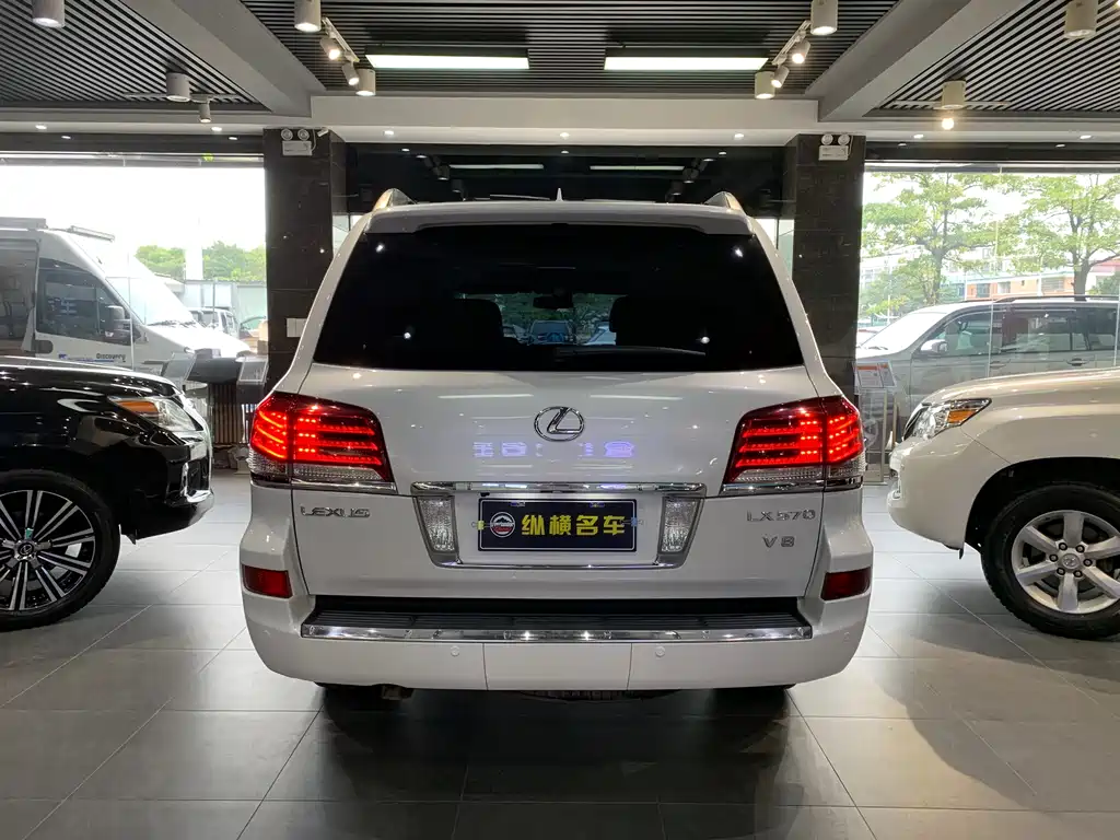 Lexus LX 2014 — фото 5