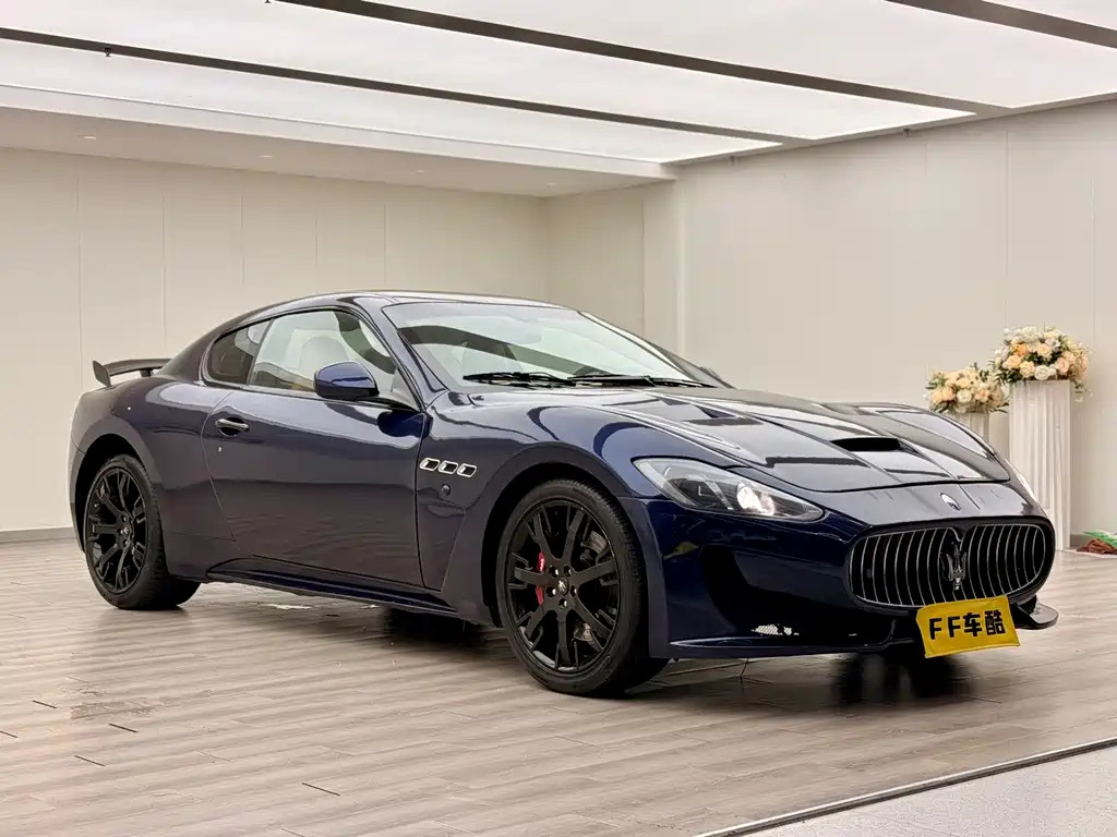 Maserati GranTurismo 2016 — фото 2