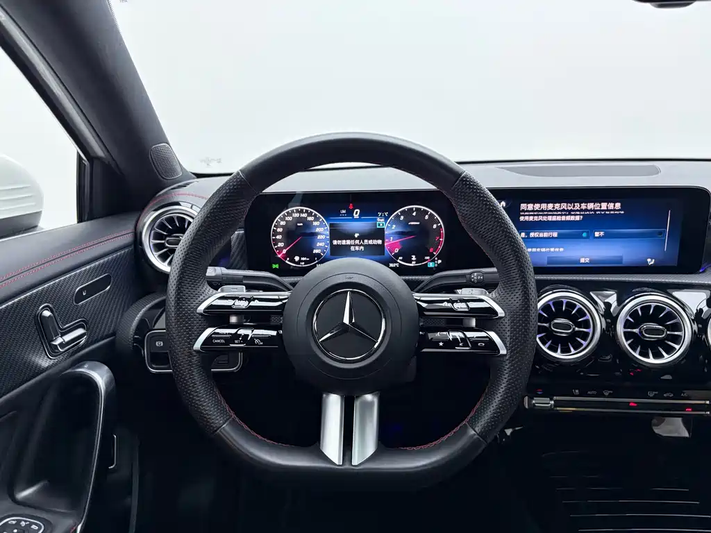 Mercedes-Benz A-Class 2024 — фото 11