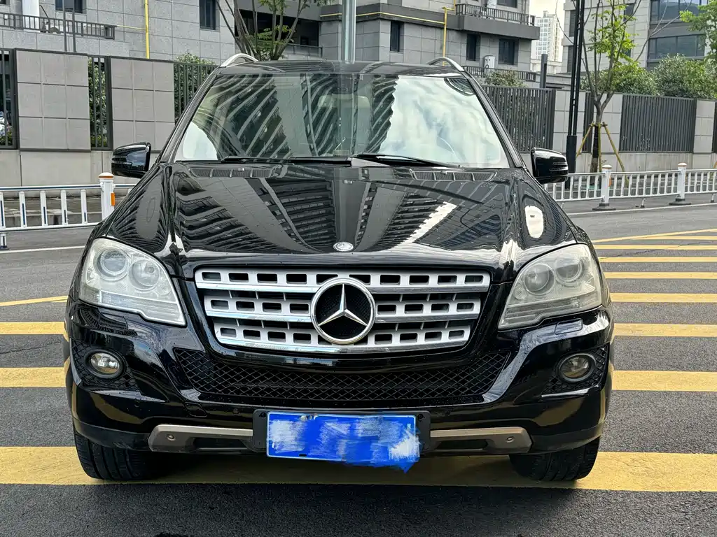 Mercedes-Benz M-Class 2010 — фото 16